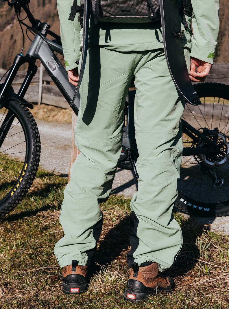 Green Burton [ak] Softshell Men's Pants | TYIFGD750